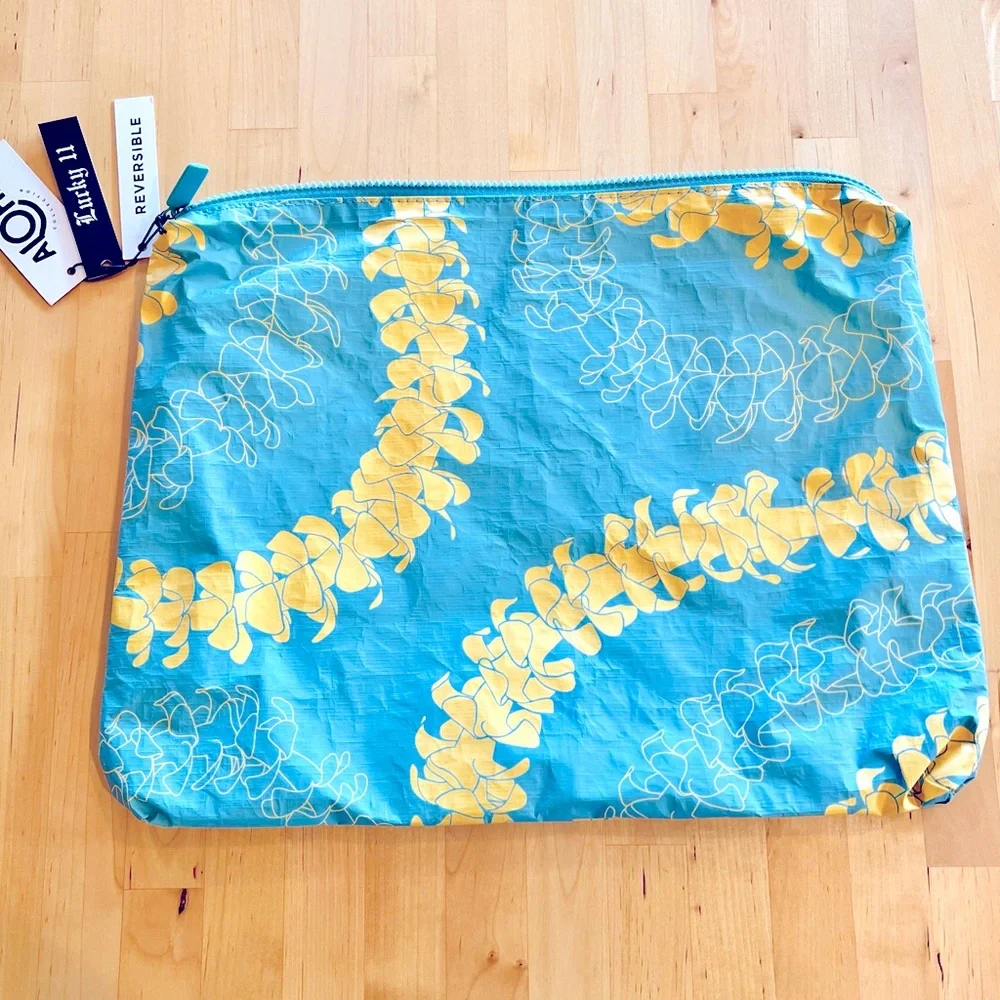 ALOHA Collection * Lucky 11 LIMITED
Puakenikeni MAX Bag - Picture 3 of 9